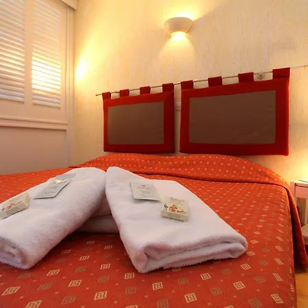Inter-hotel Les Agapanthes De L'esterel Aparthotel 3*