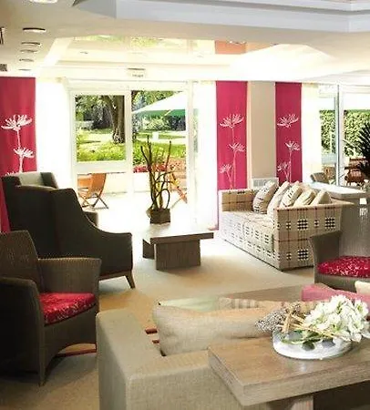 Inter-hotel Les Agapanthes De L'esterel Апарт-отель Канны