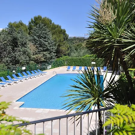 Inter-hotel Les Agapanthes De L'esterel Апарт-отель