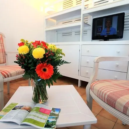 Inter-hotel Les Agapanthes De L'esterel Aparthotel 3*