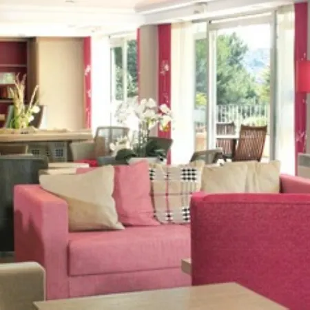 Inter-hotel Les Agapanthes De L'esterel Апарт-отель Канны