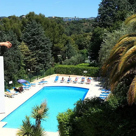 Апарт-отель Inter-hotel Les Agapanthes De L'esterel